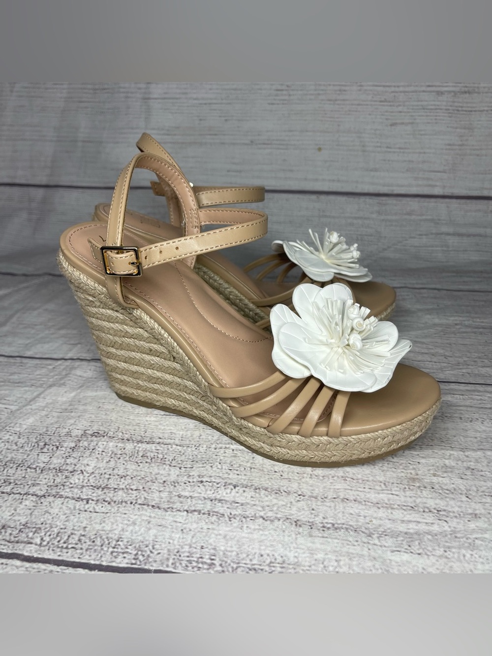 Time and Tru Women's 7 Flower Espadrille Wedge Sandals